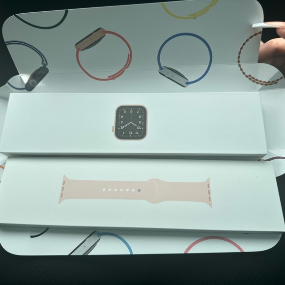 Apple watch SE Gold Aluminum Case Pink Sand Sport Band 40 MM
